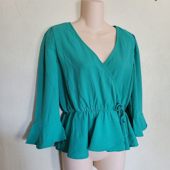 Francesca's Miami Green Peplum Wrap Across Bell Sleeve Blouse Size Women Medium - Picture 4 of 9